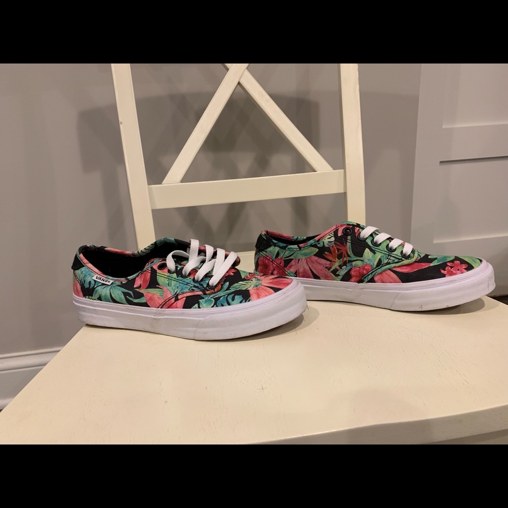 Vans - Picture 3 of 5